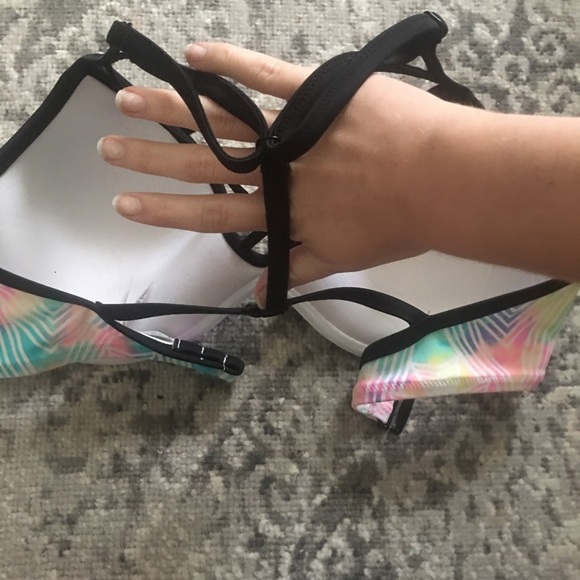 PINK **NWOT**Strappy front T-back Bikini Top - Picture 3 of 4